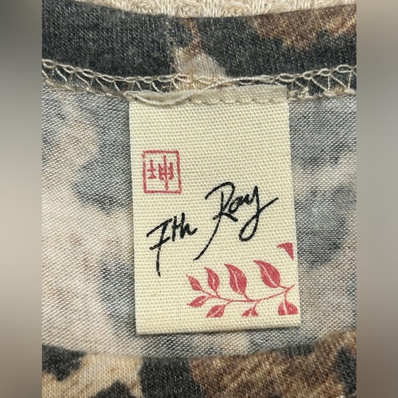 7th Ray Women’s L Color Block Top. Waffle Design Tan, Cheetah, and Pink - Picture 5 of 6